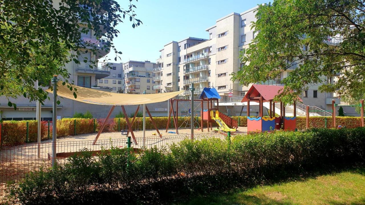 דירות ורוצלב Apartament Karkonoska Z Garazem מראה חיצוני תמונה