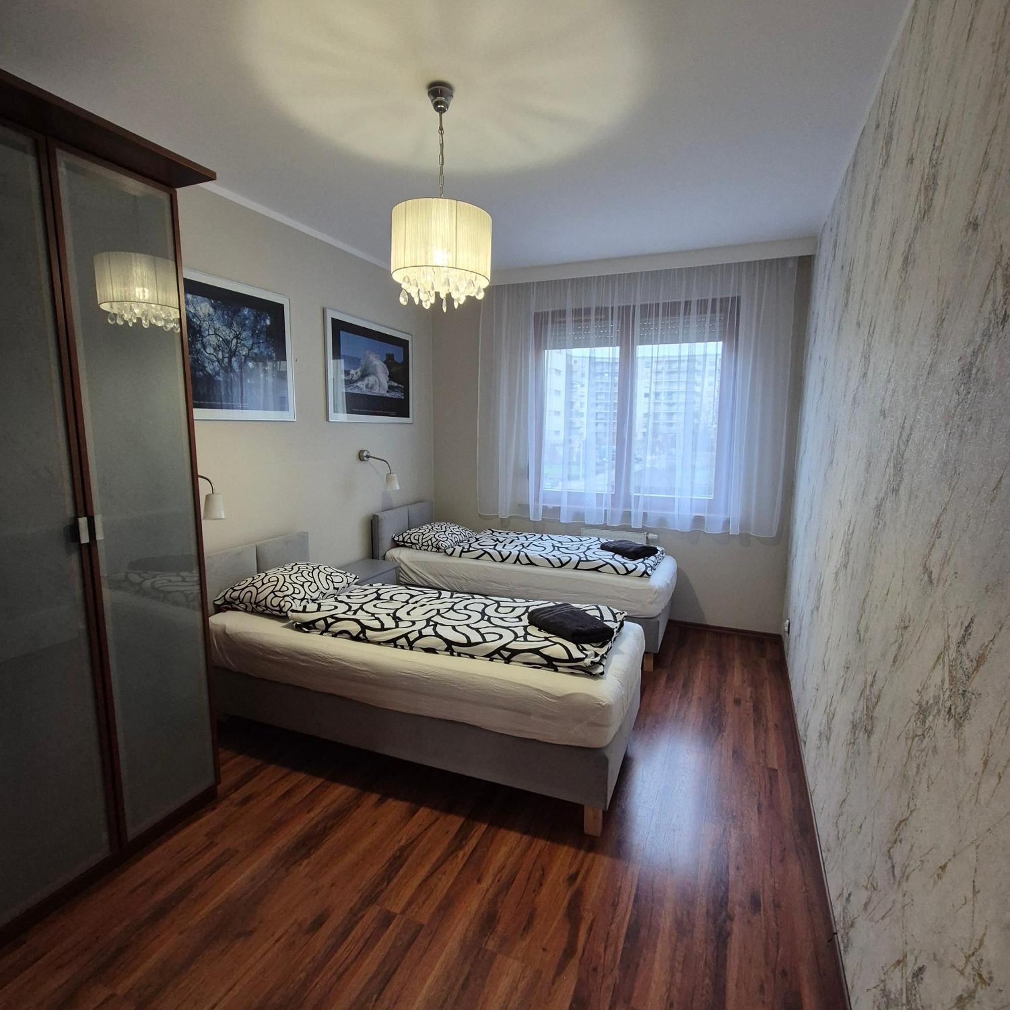 דירות ורוצלב Apartament Karkonoska Z Garazem מראה חיצוני תמונה